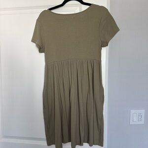 Olive green. Short Sleeve Dress